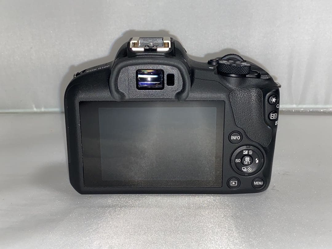 【新品級】Canon EOS R100 18-45mm レンズキット カメラ