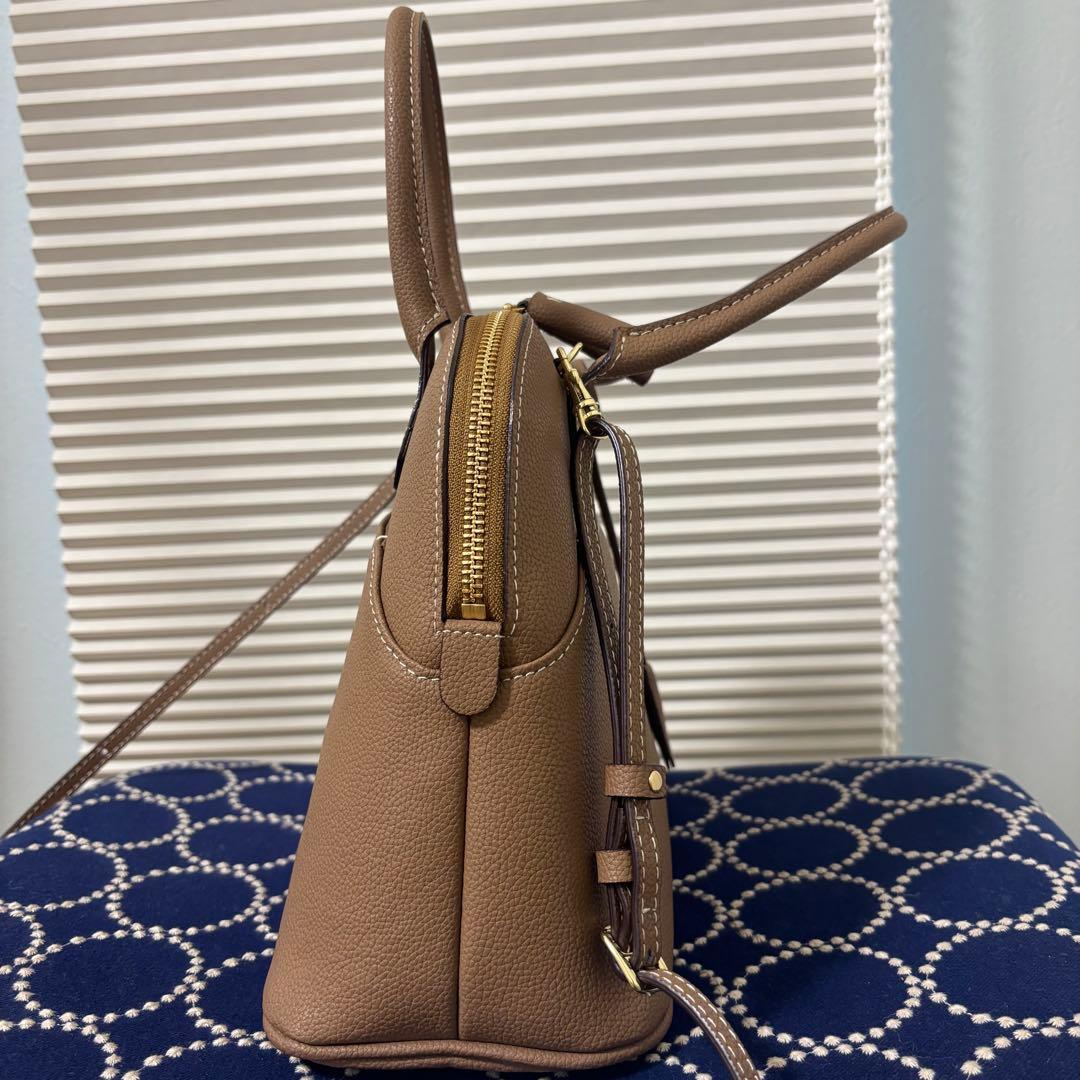 mica della valle ベージュ レザー ハンドバッグ