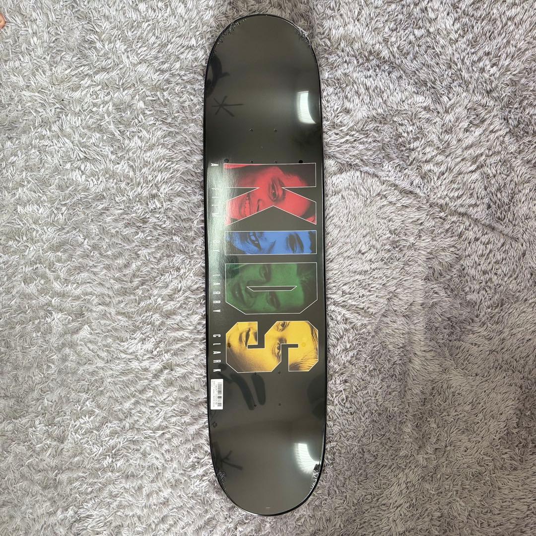 新品 KIDS weber SKATE DECK & TEE セット売り