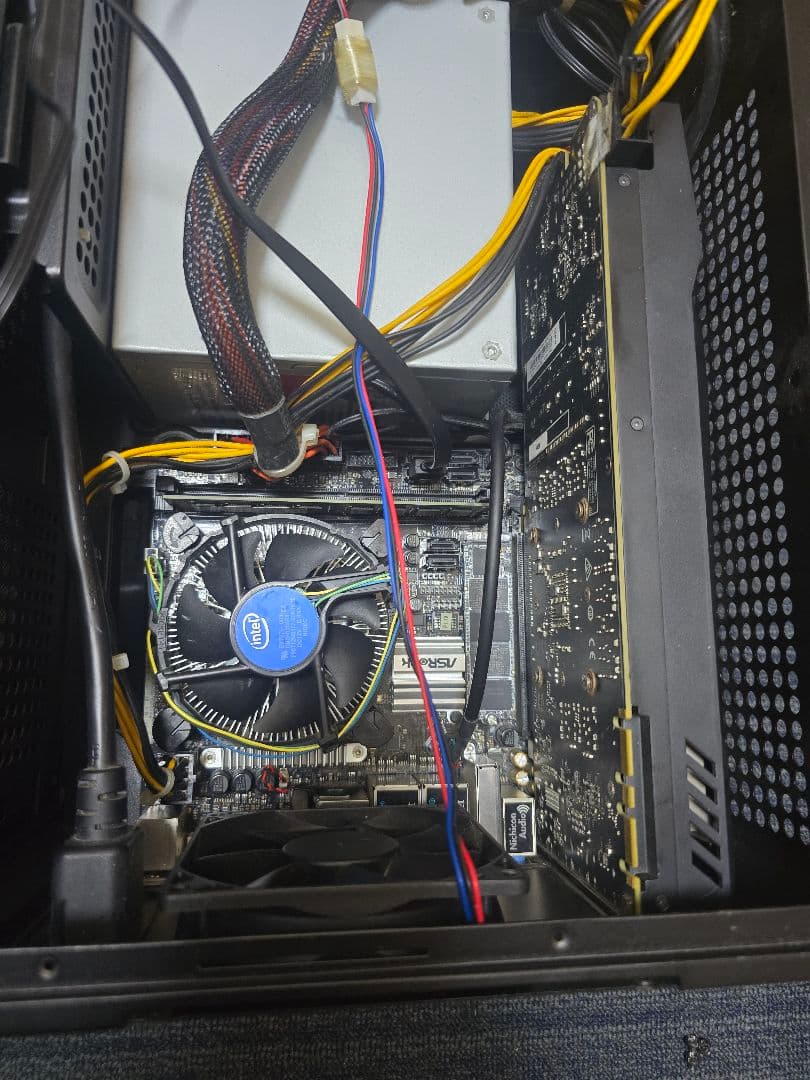 G-GEAR MINI i7-7700 ８GB GTX 1070