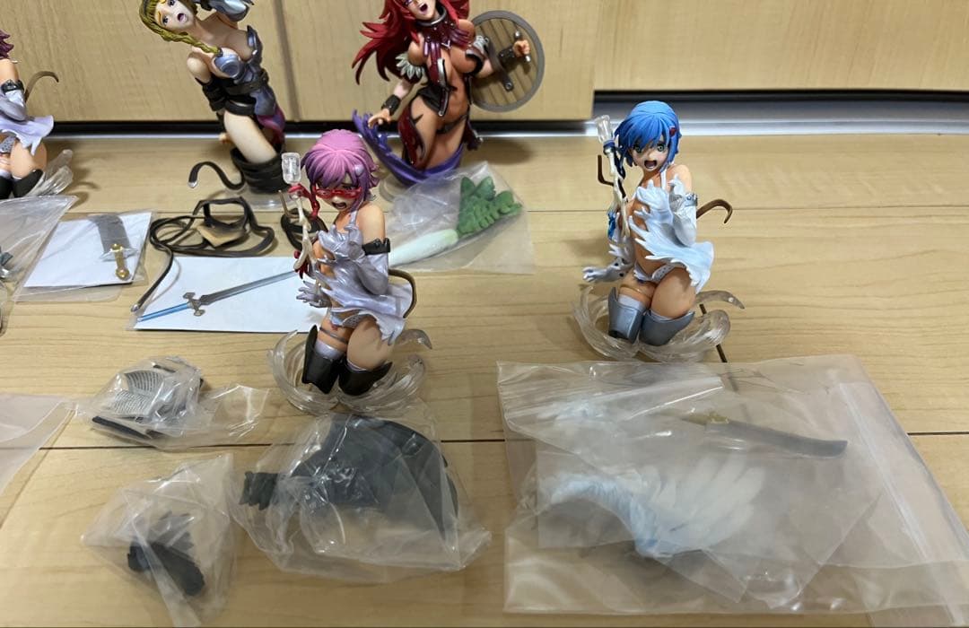 最終値下げ。 クイーンズブレイド　超像フィギュア　まとめ売り。