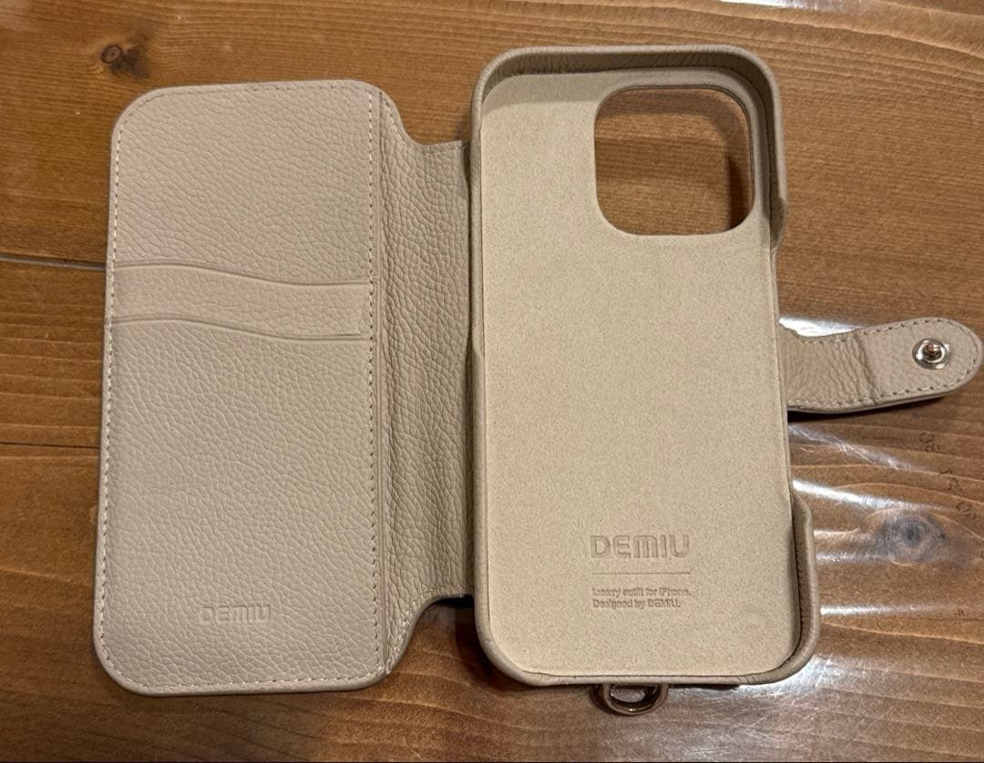 Demiu iPhone 16pro 手帳型ケース