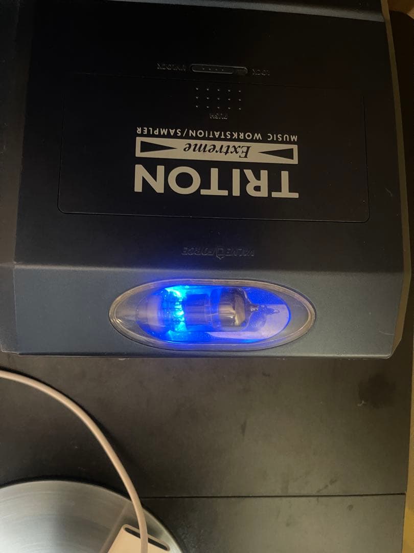 【貴重】KORG Triton EXTREME 88鍵 シンセサイザー