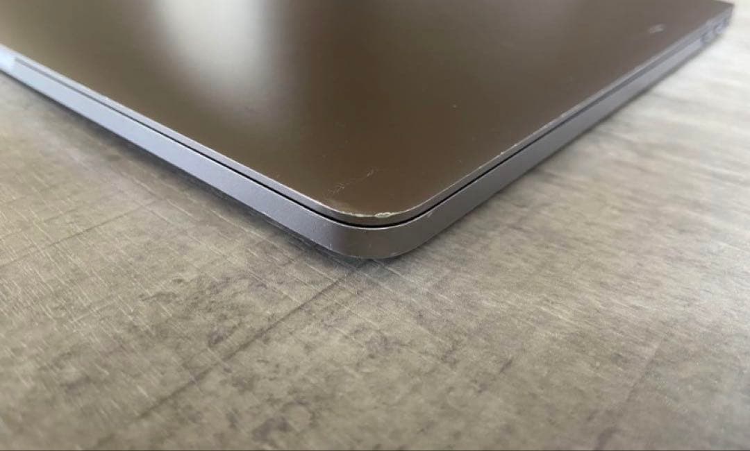 MacBook Pro 2019(13インチ4ポート touchbar)