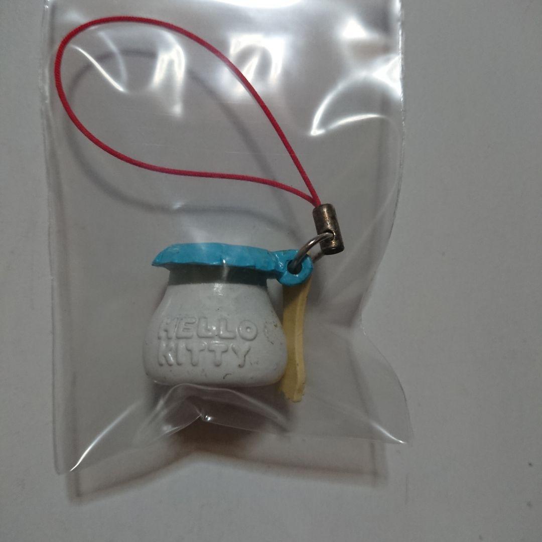 ハローキティ 駄菓子マスコット ヨーグルト チョコ アイス もち リーメント