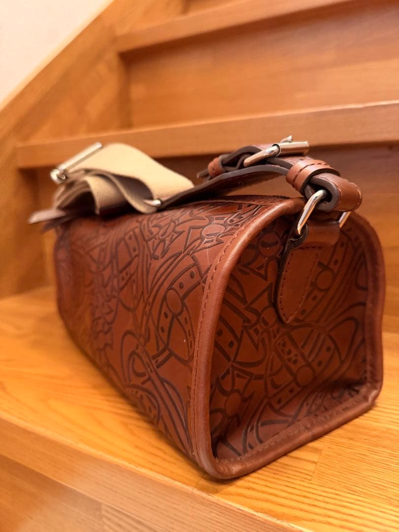 Vivienne Westwood レザーショルダーバッグ