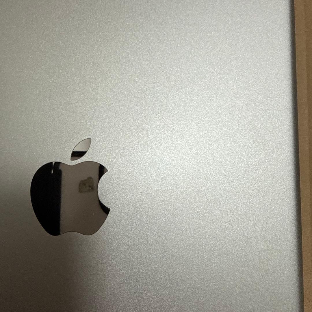 iPad 第8世代　Wi-Fiセルラー32Gシルバー 美品ほぼ未使用ケース付