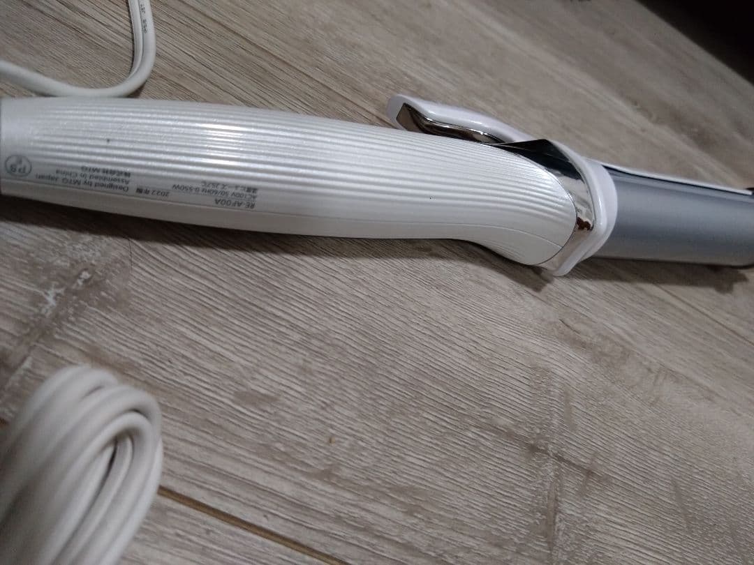 ❢値下げシマシタ❢リファカールアイロン