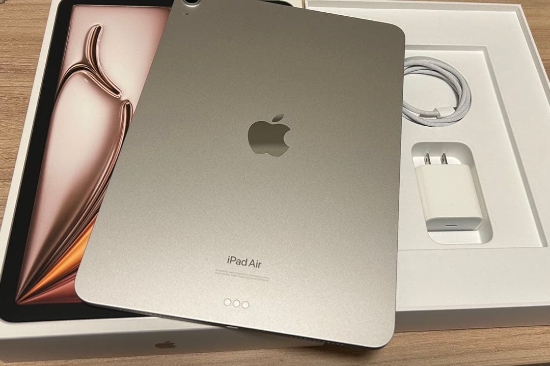 【美品】iPad Air M2 11インチ 128GB スターライト