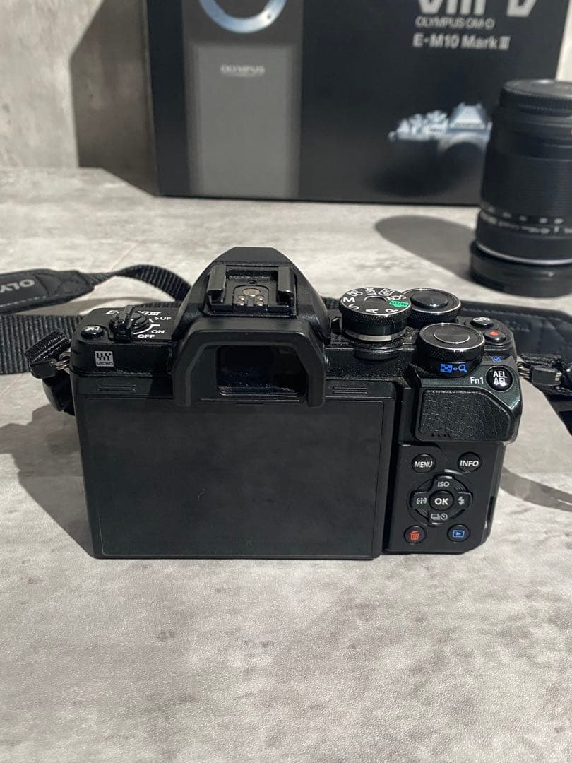 OM-D E-M10 Mark III ダブルズーム