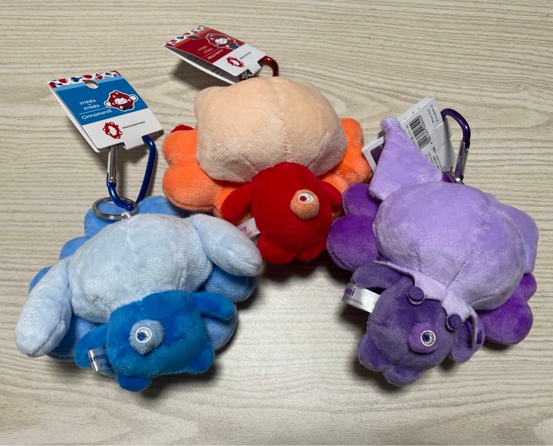 【カラビナ付き】ミャクミャクなりきりぬいぐるみ BC 推しカラー　サンリオ　3点