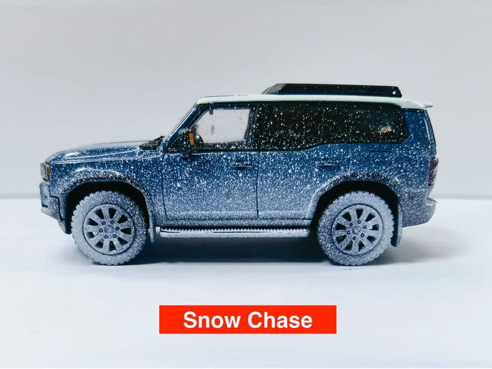 トヨタ・ランドクルーザー・ファーストエディションヘリテージブルー スノーチェイス