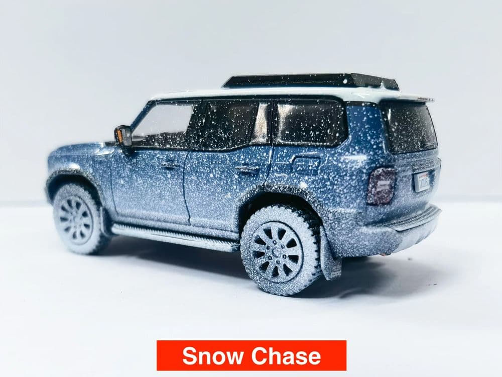 トヨタ・ランドクルーザー・ファーストエディションヘリテージブルー スノーチェイス