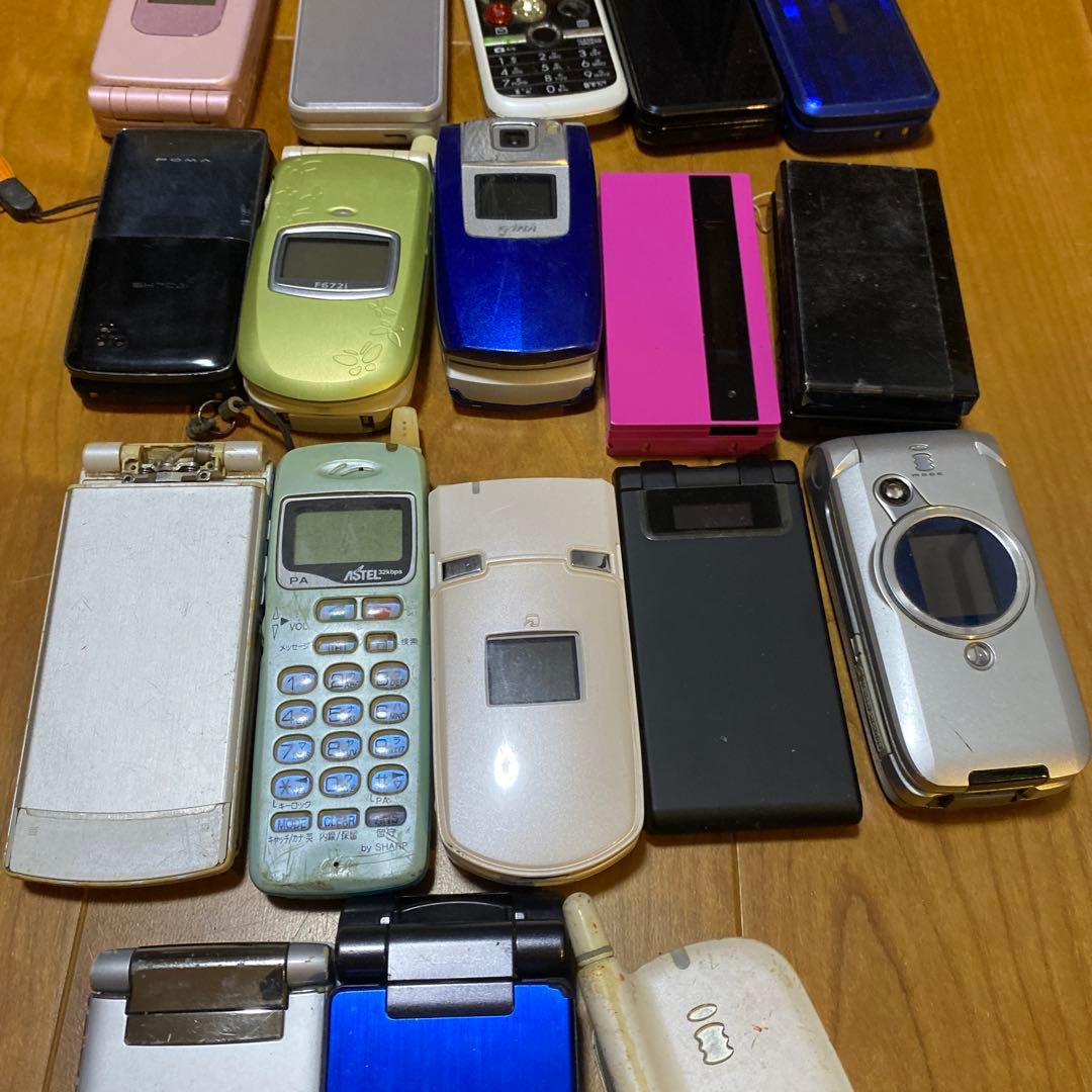 ガラケー18台まとめ売りジャンク品