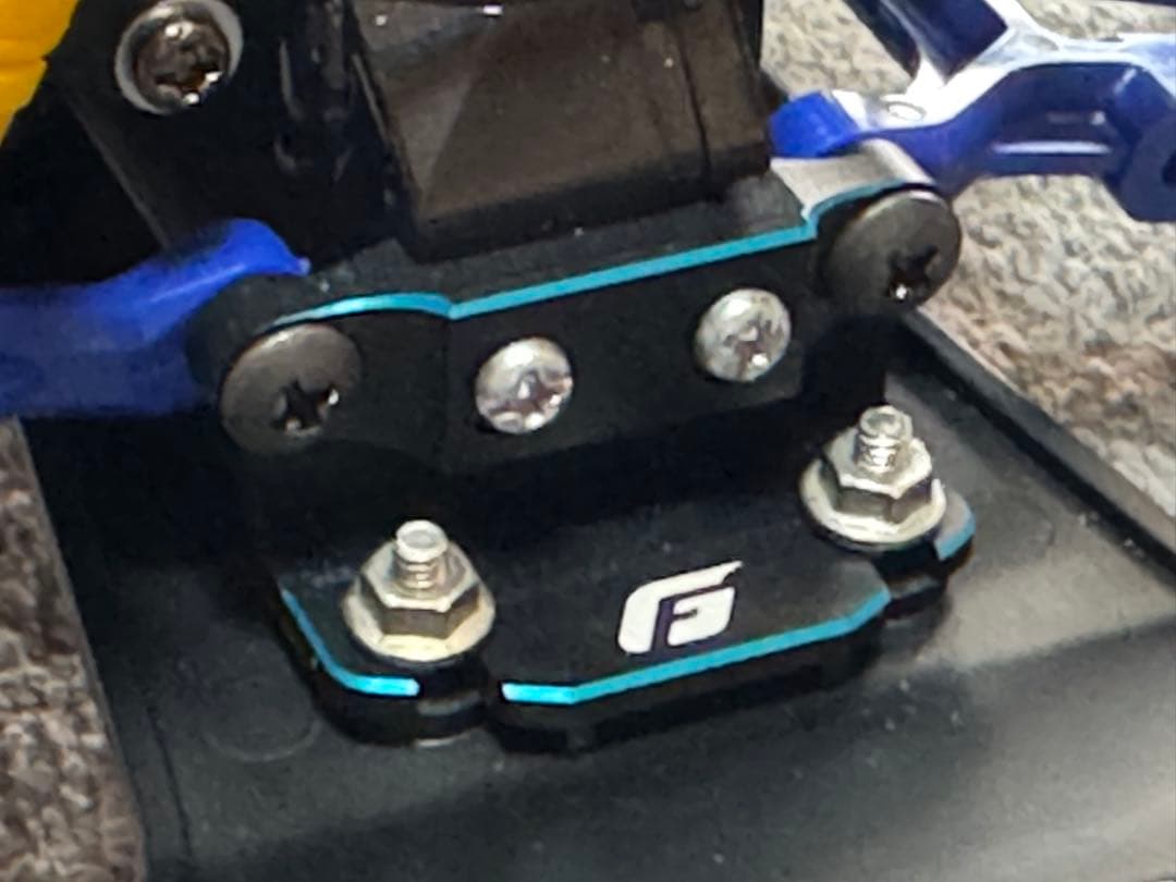 タミヤサンダーショットボディ&ウイング搭載セイントドラゴンシャーシ、メカ・OP付