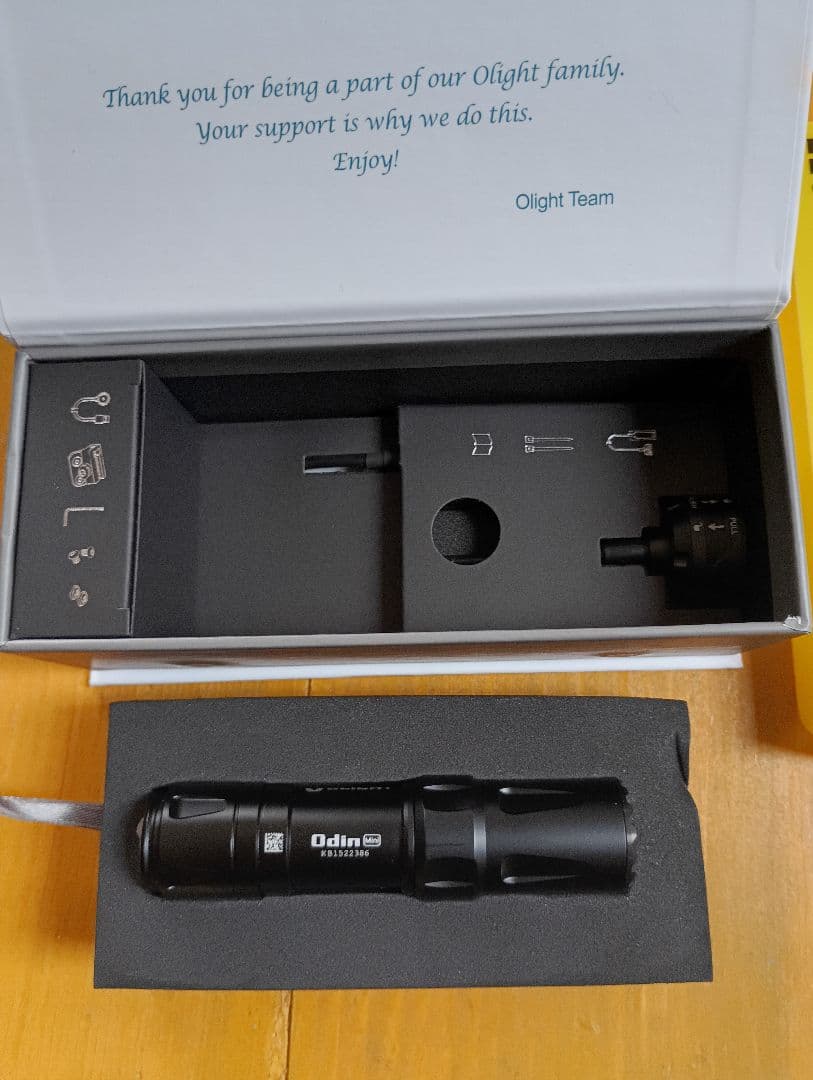 Olight Odin フラッシュライト 1250ルーメン