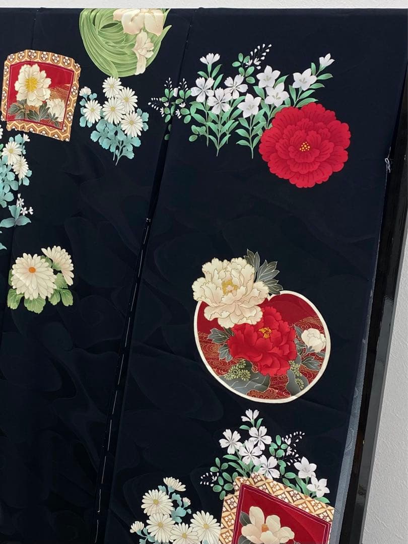 振袖 仮絵羽 刺繍 銀駒 金彩 紋意匠 牡丹 正絹 未仕立て品 八掛付き
