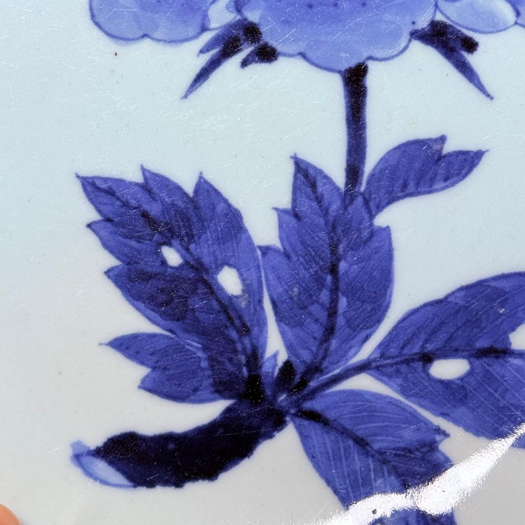 江戸期　古伊万里　染付牡丹文輪花形七寸皿　大明成化年製　裏七宝結文　古美術　桐箱