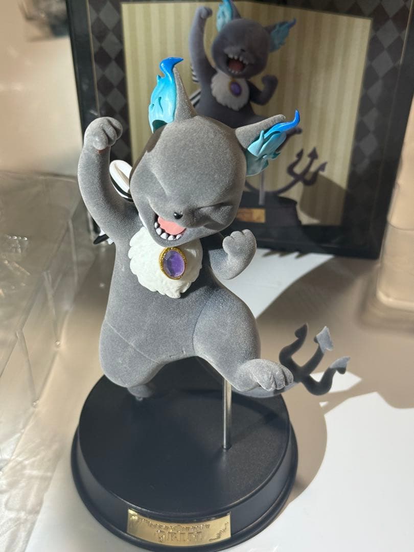 ツイステッドワンダーランド 2022年 グリム フロッキーフィギュア