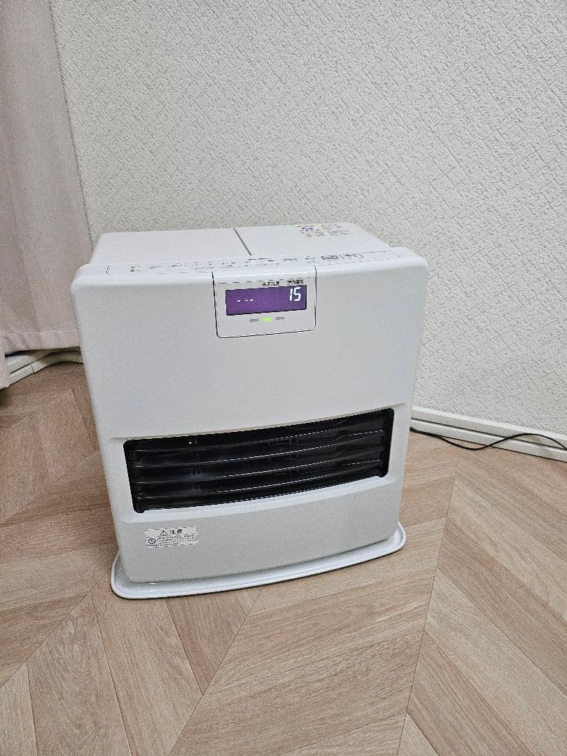 hihihi.（╹◡╹） 2022年製 CORONA 灯油ストー ブ