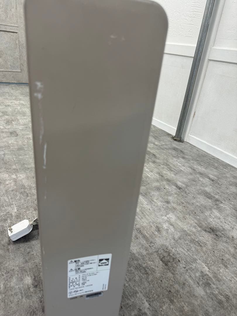 DeLonghi オイルヒーター ホワイト/グレー