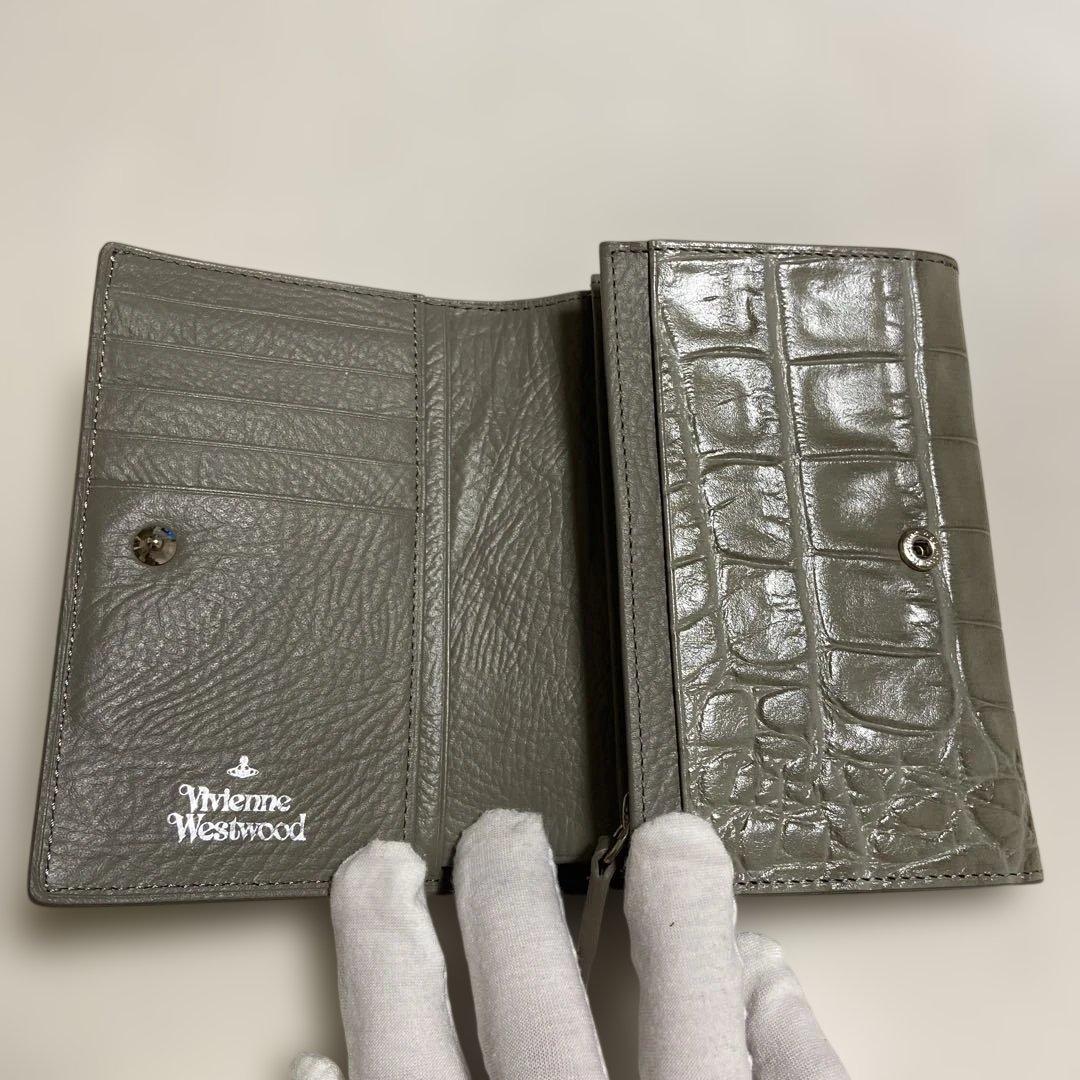 Vivienne Westwood 二つ折財布グレーチャームなし　アウトレット