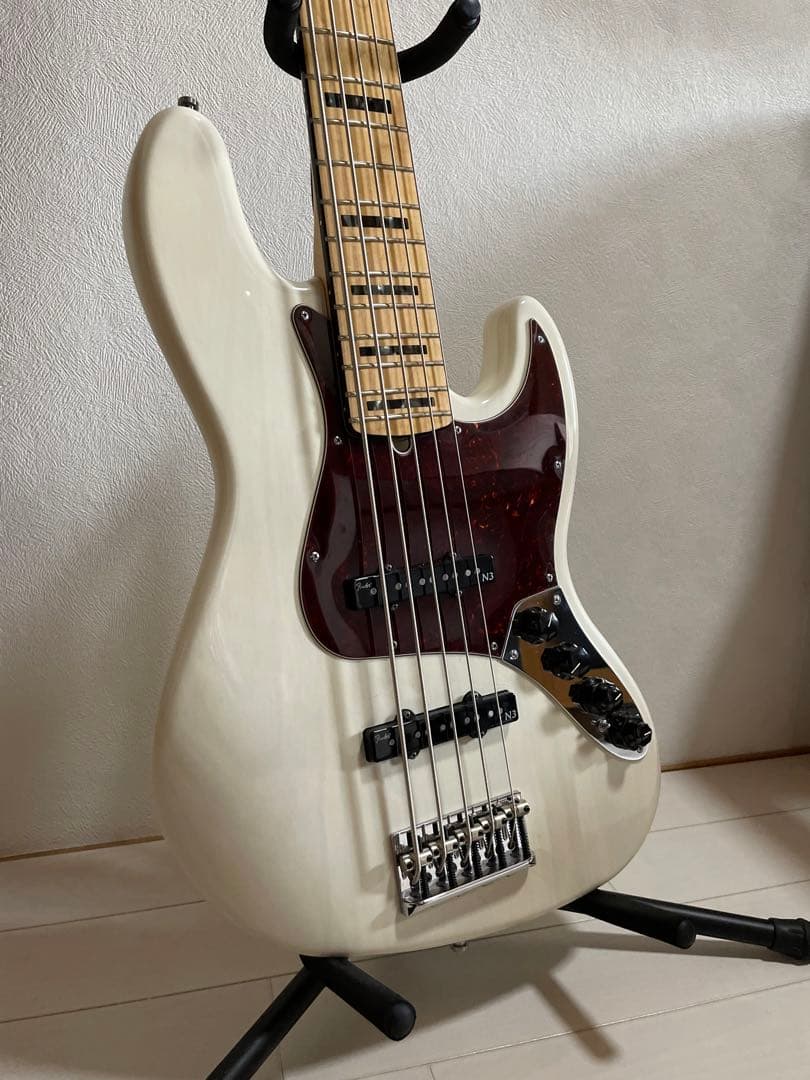 ベース Fender USA Deluxe JB V