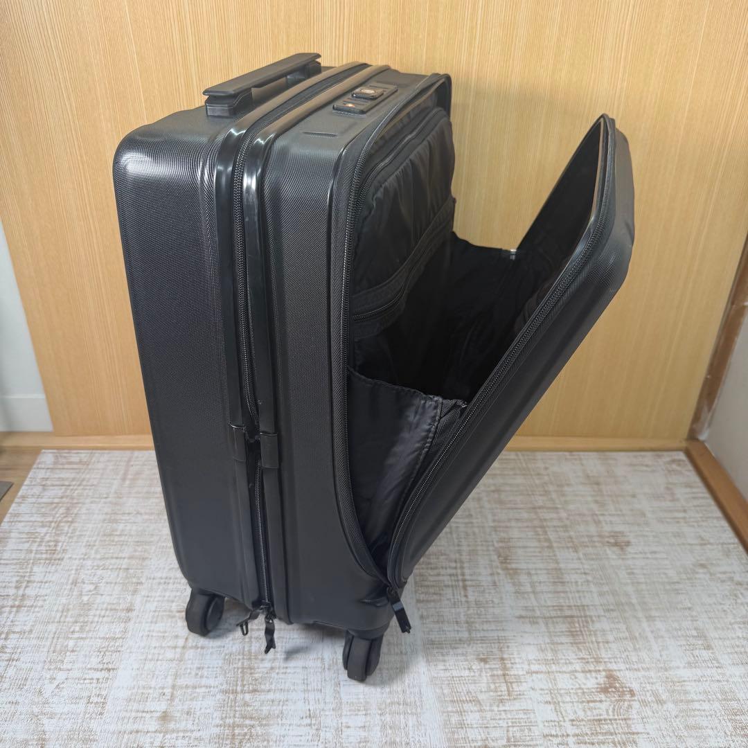 訳あり　BRIEFING H-34F キャリーケース　４輪　マットな色合い