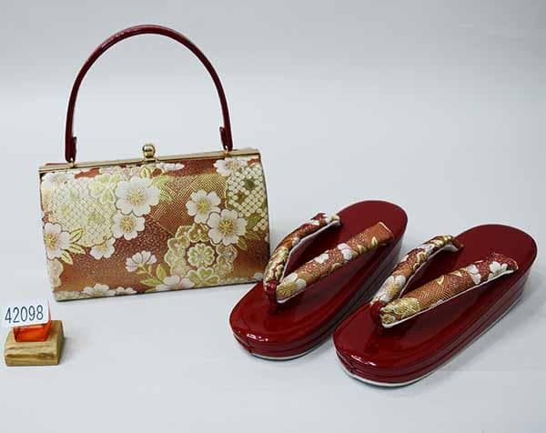 草履バッグセット 帯地 刺繍 二段 フリーサイズ 赤色×金色 NO42098