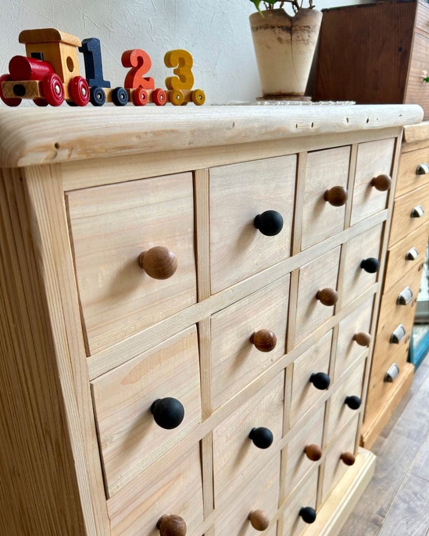 【Ebisuyx】国産ひのき使用　可愛い20杯引き出しチェスト