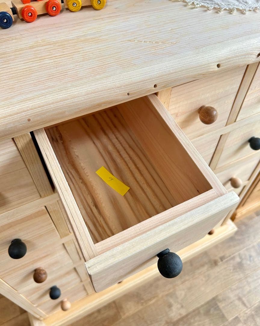 【Ebisuyx】国産ひのき使用　可愛い20杯引き出しチェスト