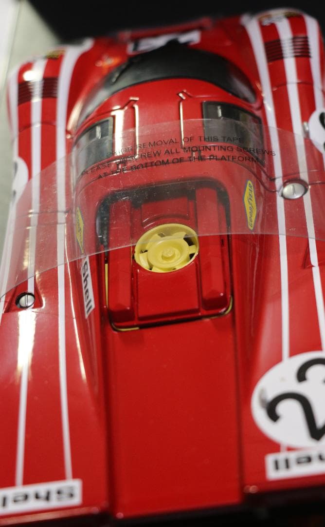 オートアート製 ポルシェ９１７　１９７０ル・マン優勝車　1/18 　中古品