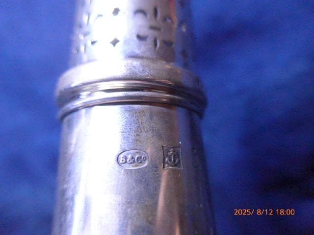 い*み様 未使用　英国の伝統工芸、大きな純銀の香辛料入れです。95g　ホールマー