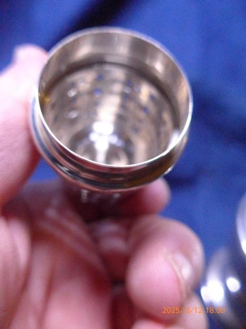 い*み様 未使用　英国の伝統工芸、大きな純銀の香辛料入れです。95g　ホールマー