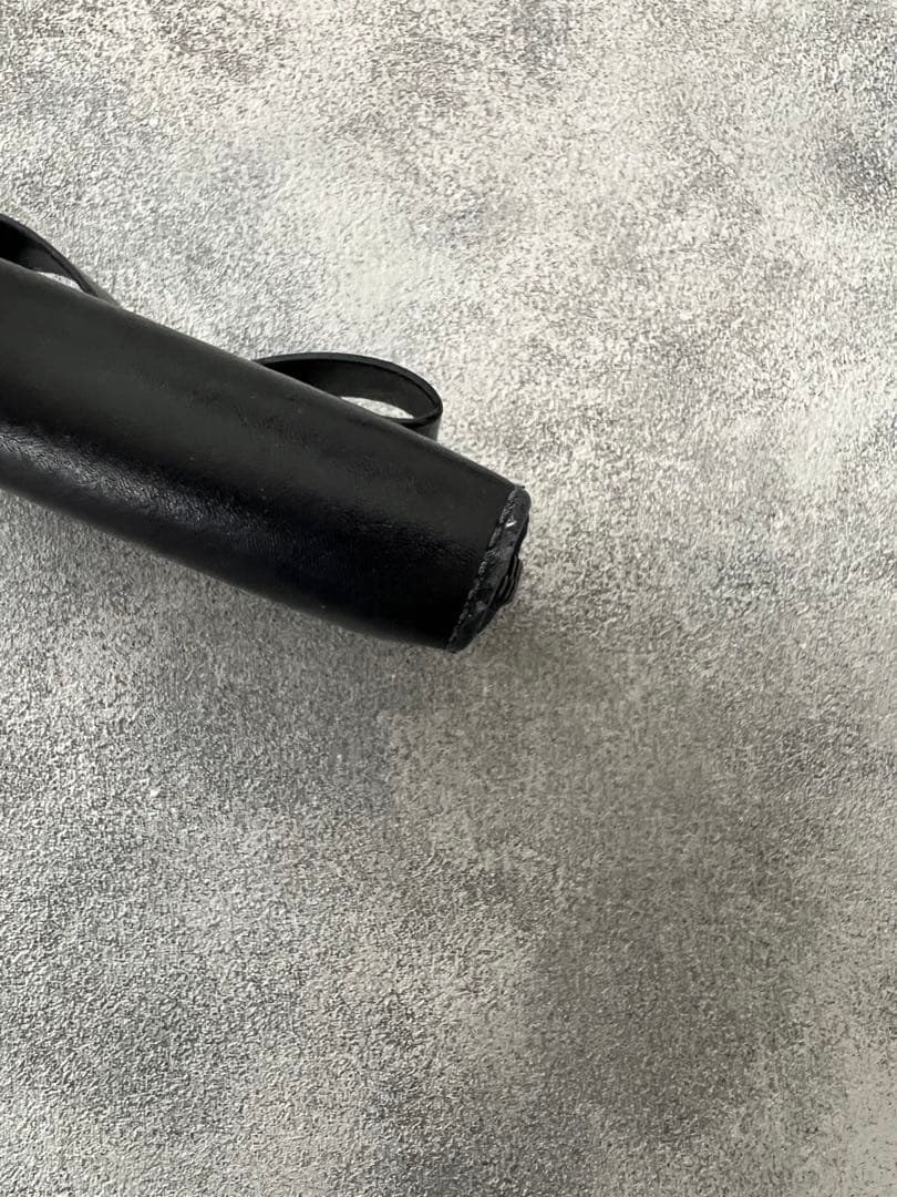 フェラガモ財布　ブラックレザーリボンケース