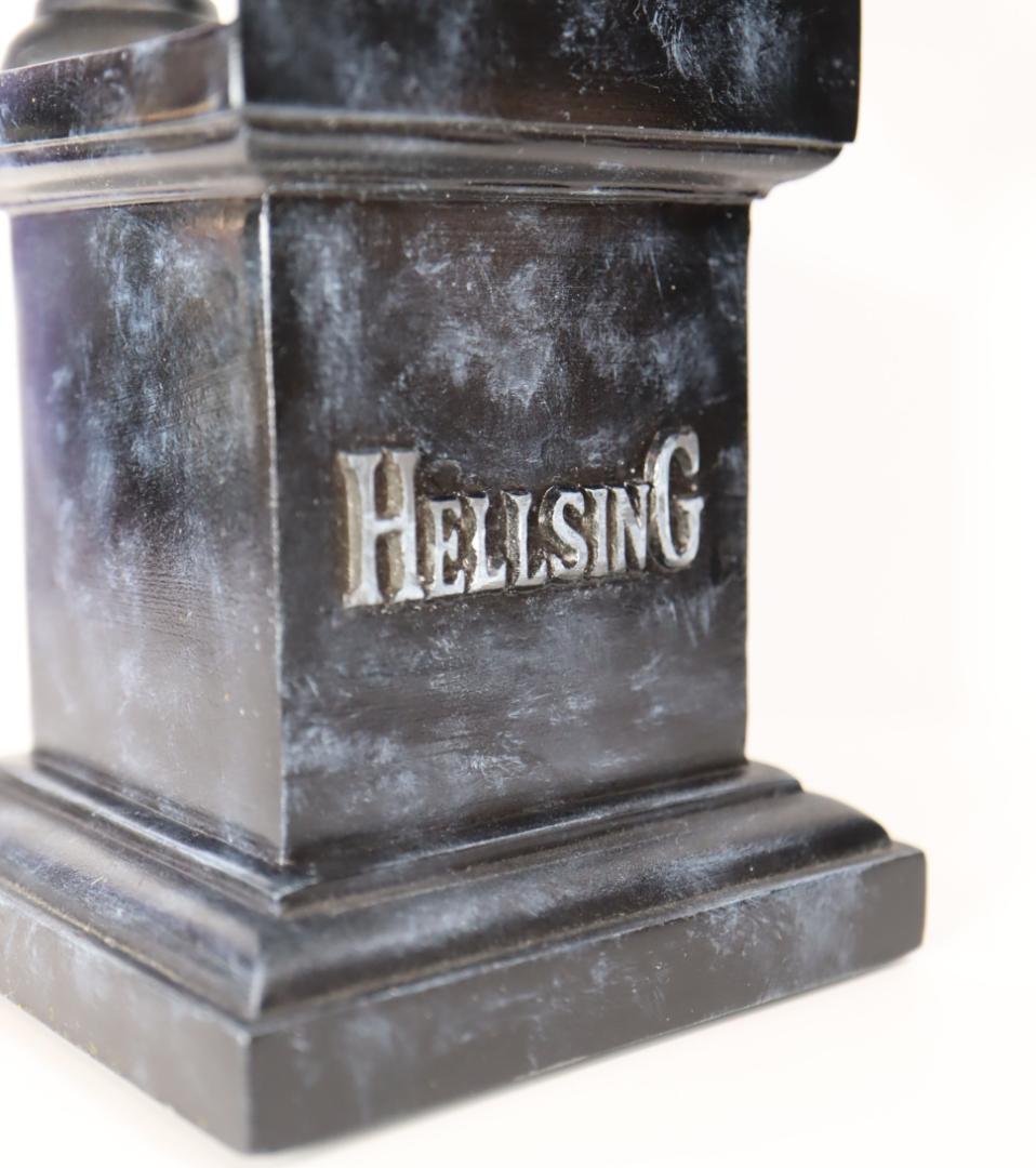 ヘルシング ウォルター・C・ドルネーズ胸像