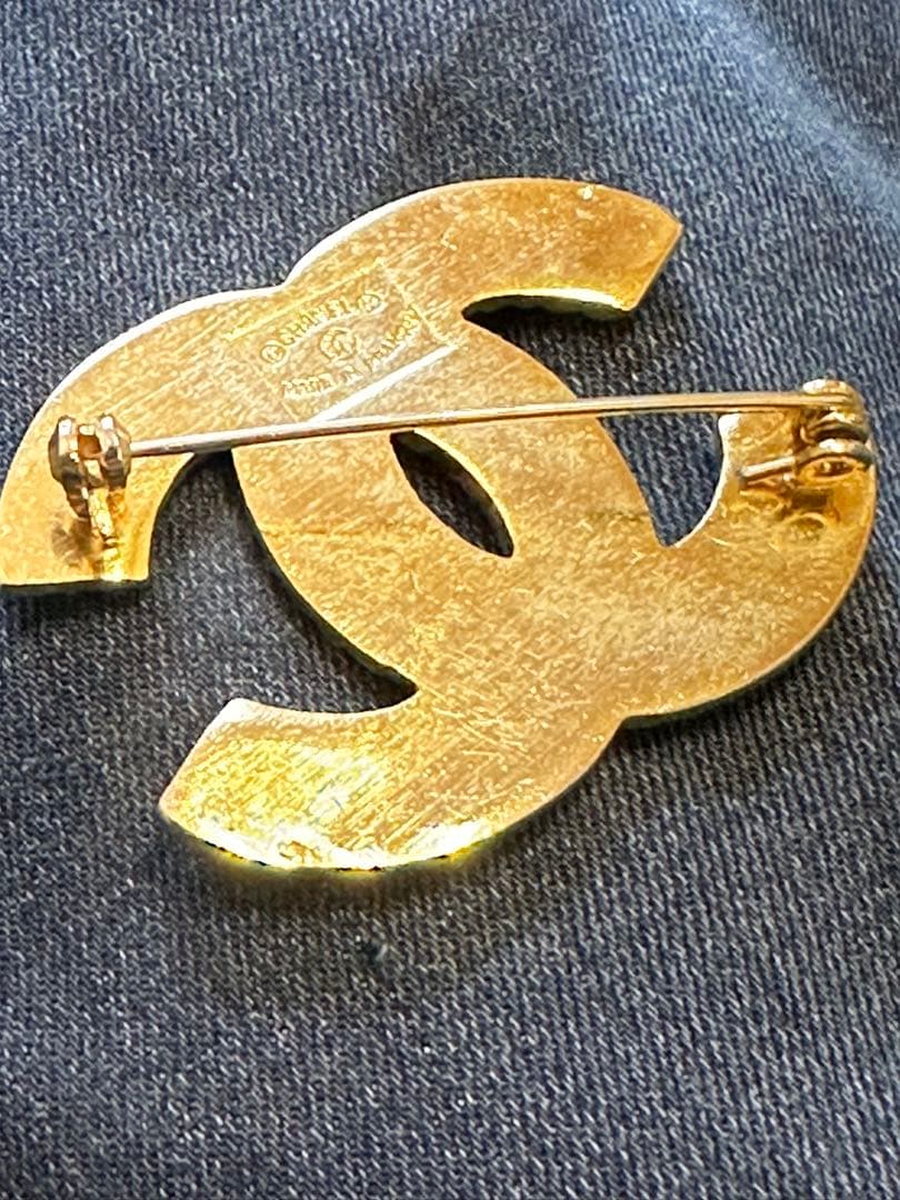 CHANEL CCロゴ ブローチ