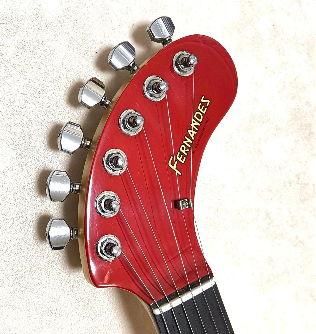 【美品】ZO-3 レッド アンプ内蔵ミニギター 専用ケース付 ロックピン付