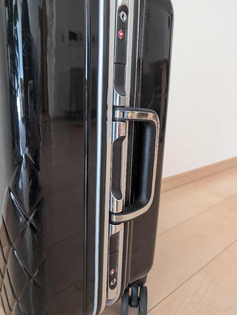 メルセデス・ベンツ　キャリーケース　機内持ち込みサイズ