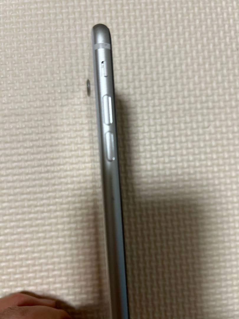 る*ち様 Apple iPhone se3 ホワイト 本体　SIMフリー