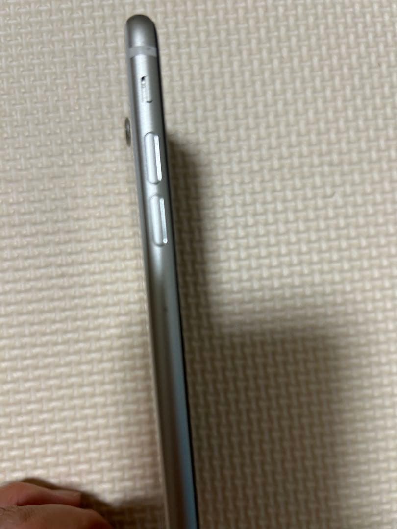 る*ち様 Apple iPhone se3 ホワイト 本体　SIMフリー