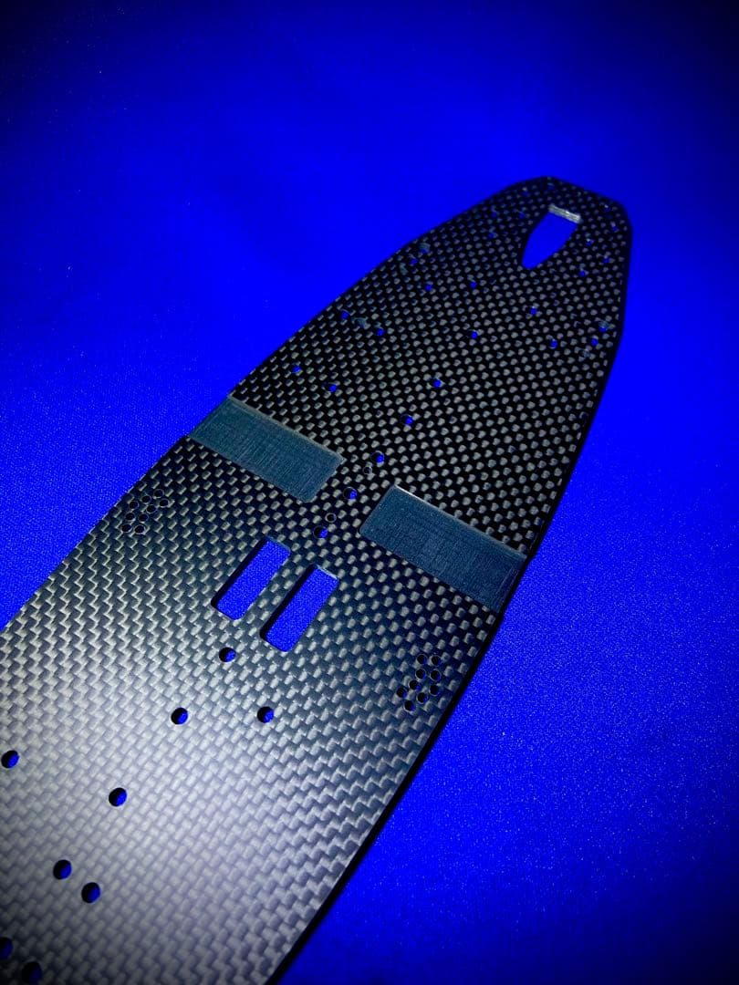 AWESOMATIX オーソマ A800R 用 シャーシ 2.5㎜　蕨山カーボン