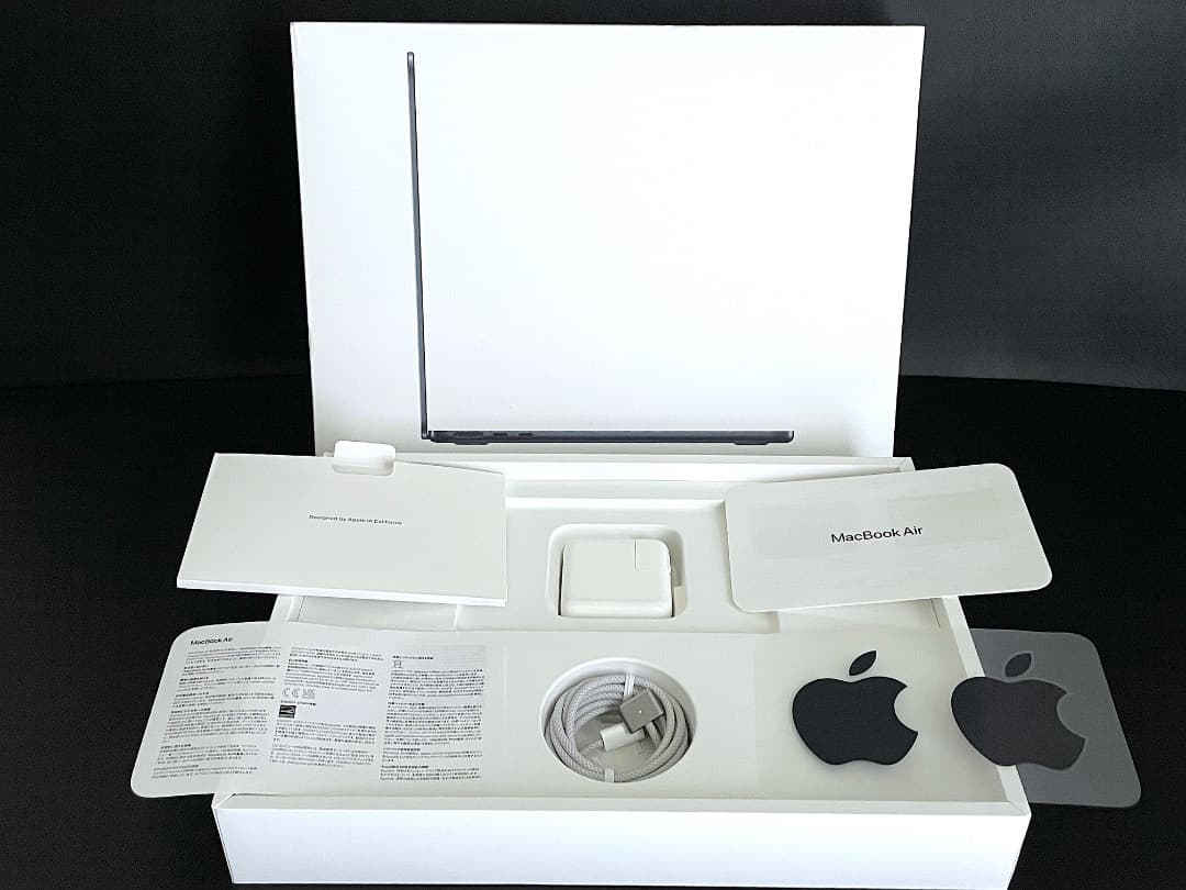 【美品】MacBook Air （M2, 2022）13.6㌅ ミッドナイト