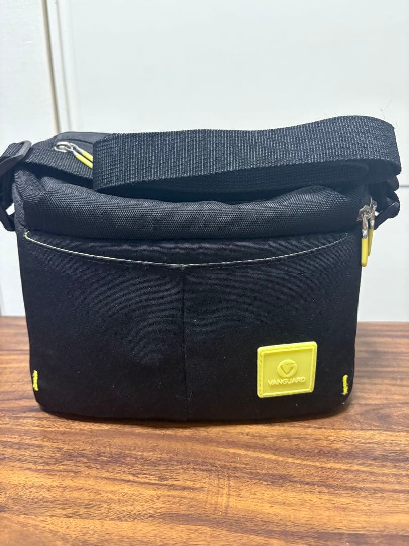 Canon EOS Kiss M2 ダブルズームキット ホワイト