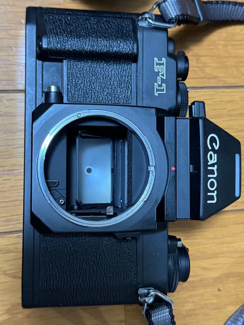 Canon F-1 フィルム一眼レフカメラ 28mmレンズ付き