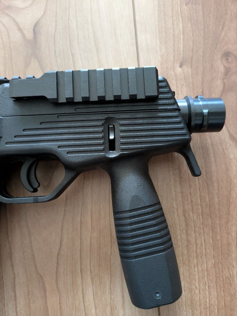 KSC(ケーエスシー) MP9 GBB ＆ 専用サプレッサー