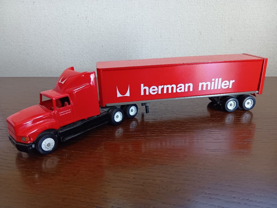 h*x様 Winross社製 herman millerトレーラー