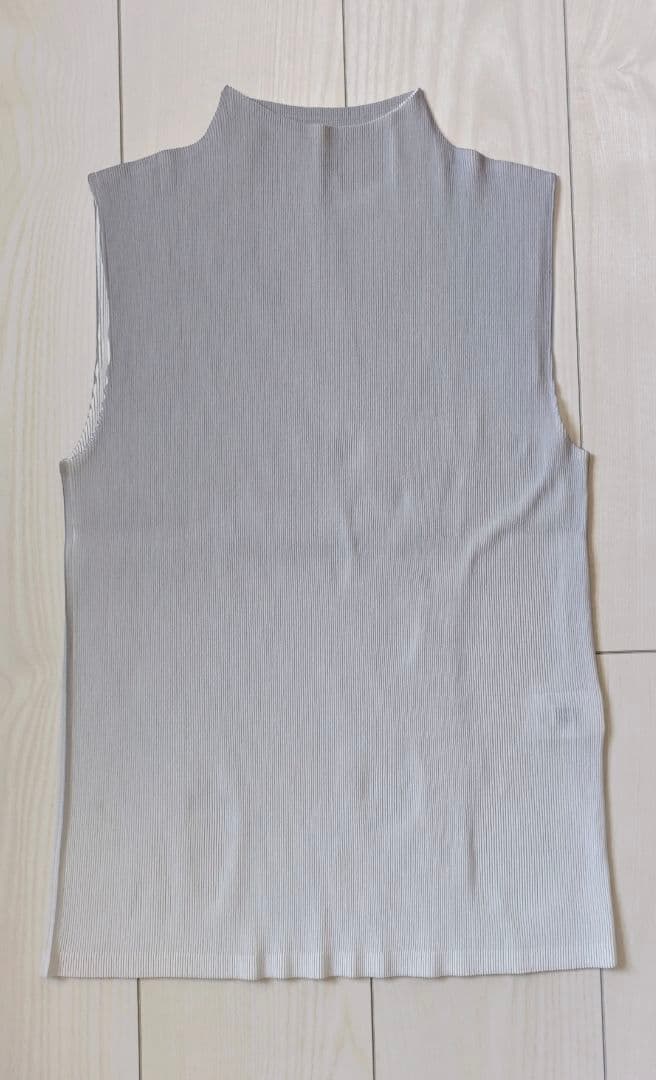 PLEATS PLEATS GRADATION タンクトップ