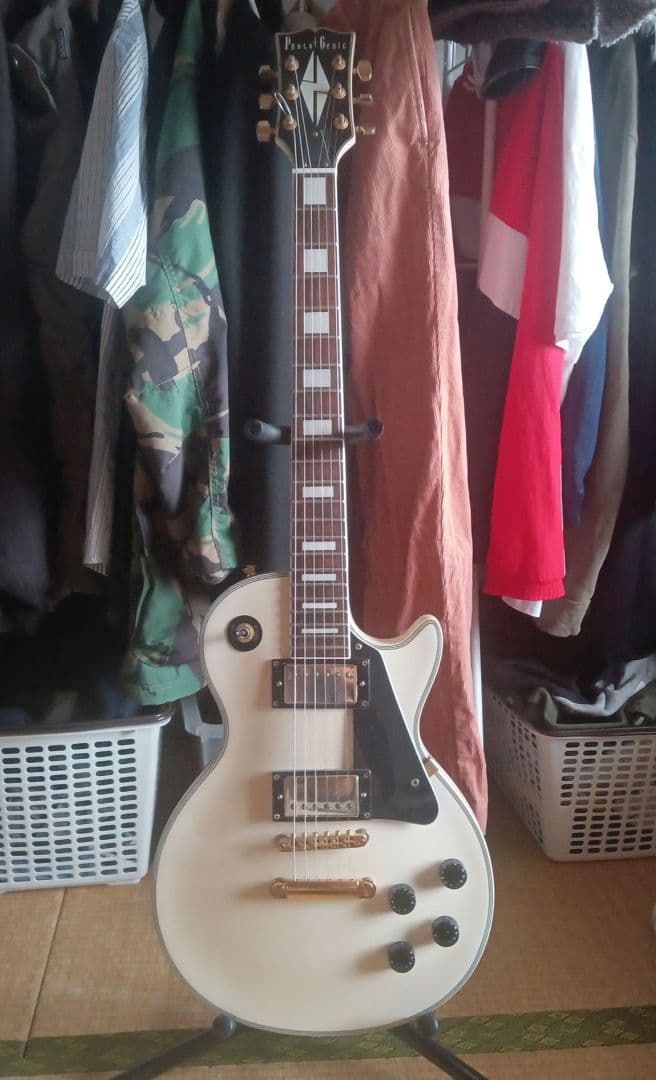 PhotoGenicLP-300C/WH　LPカスタムタイプ　エレキギター