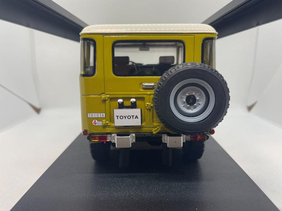Cult 1/18 トヨタ ランドクルーザー LAND CRUISER 40